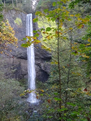 The elegant Latourell Falls